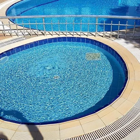 Denize 150 Metre Daire * Алания